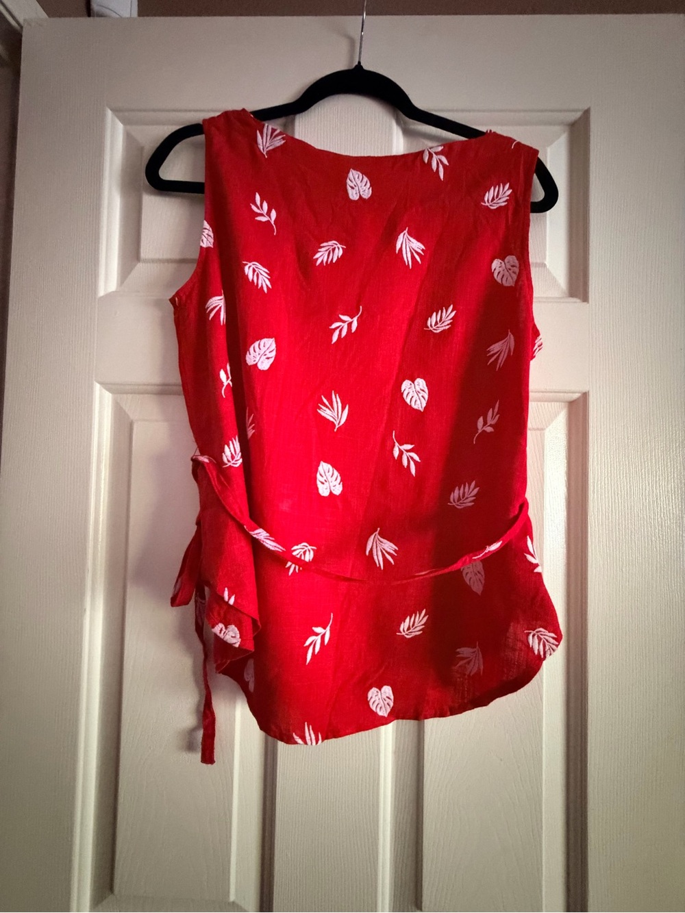 Ann Taylor Red Sleeveless Wrap-Style Camisole with White Leaf Print